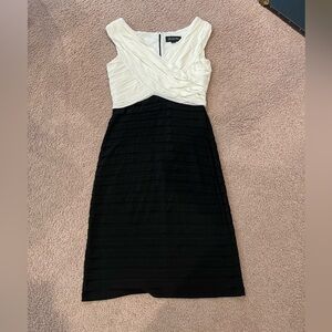 Women's SCARLET NITE b&w sleveless V-neck Pleated Bodycon Cocktail Dress